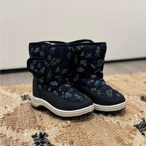 Toddler Winter Boots - Warm lining, Water-Resistant, Nonslip. Size 7 US/24 EU